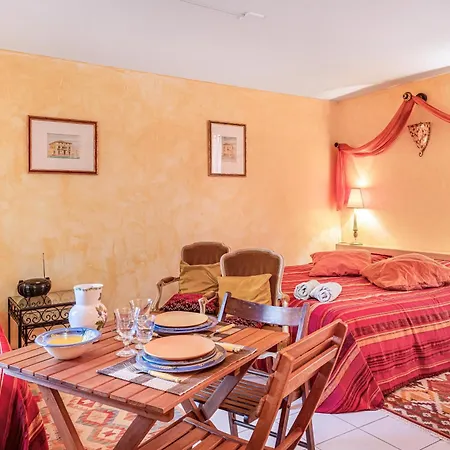 Les Iris Apartment *