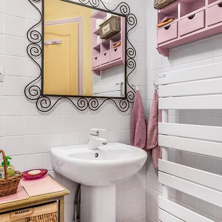 Les Iris Apartment