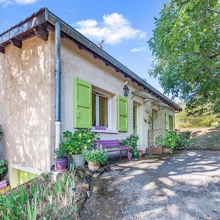 Les Iris Apartment